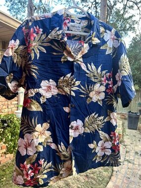 Bishop St Navy Floral Short-Sleeve Button-Down Hawaiian Shirt